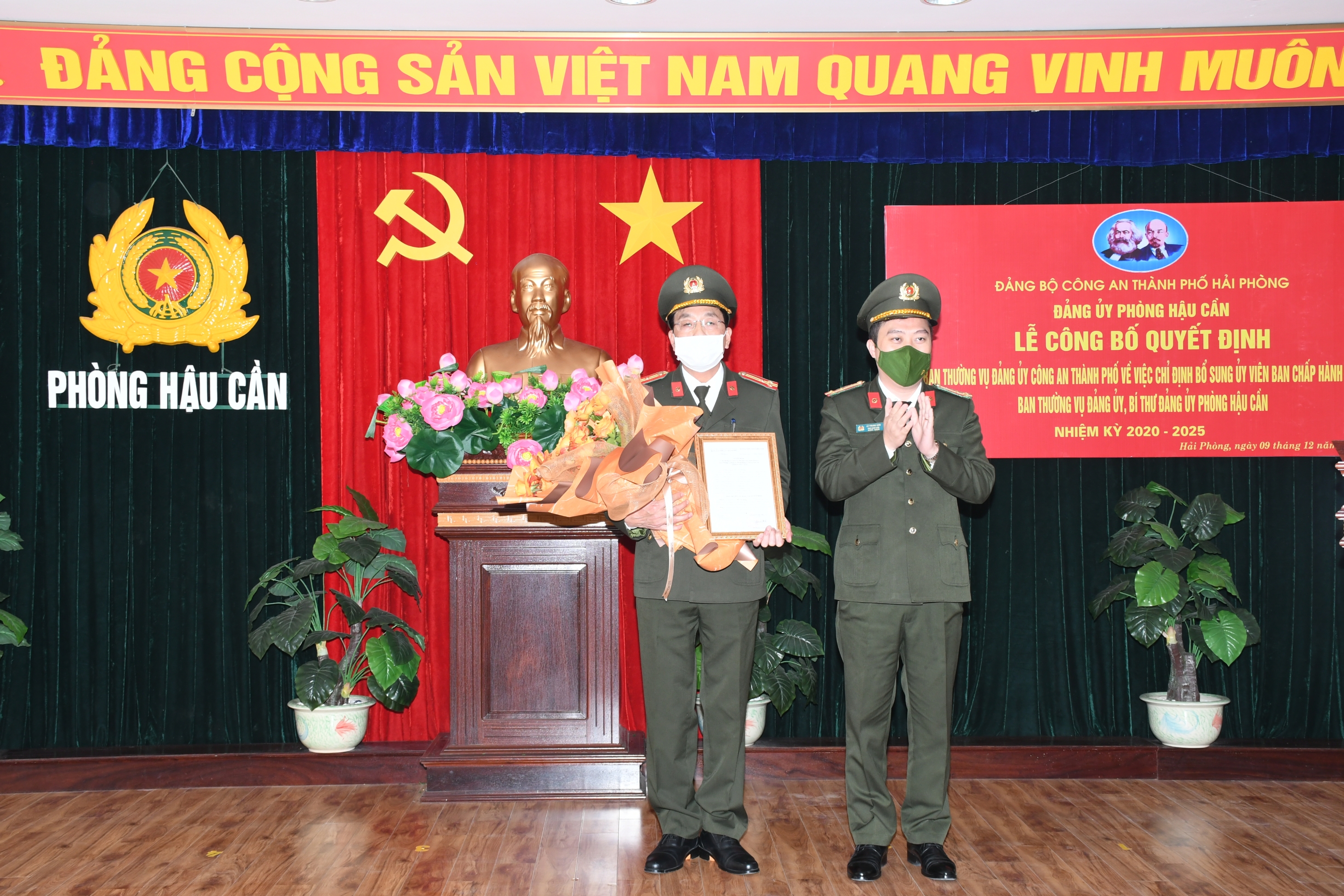 Phòng Hậu cần: Công bố Quyết định của Đảng ủy Công an thành phố 